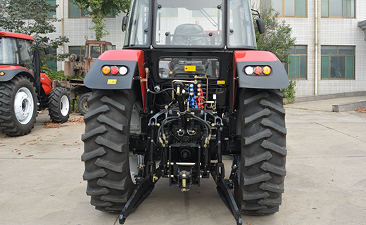 尊龙凯时-1504型拖拉机